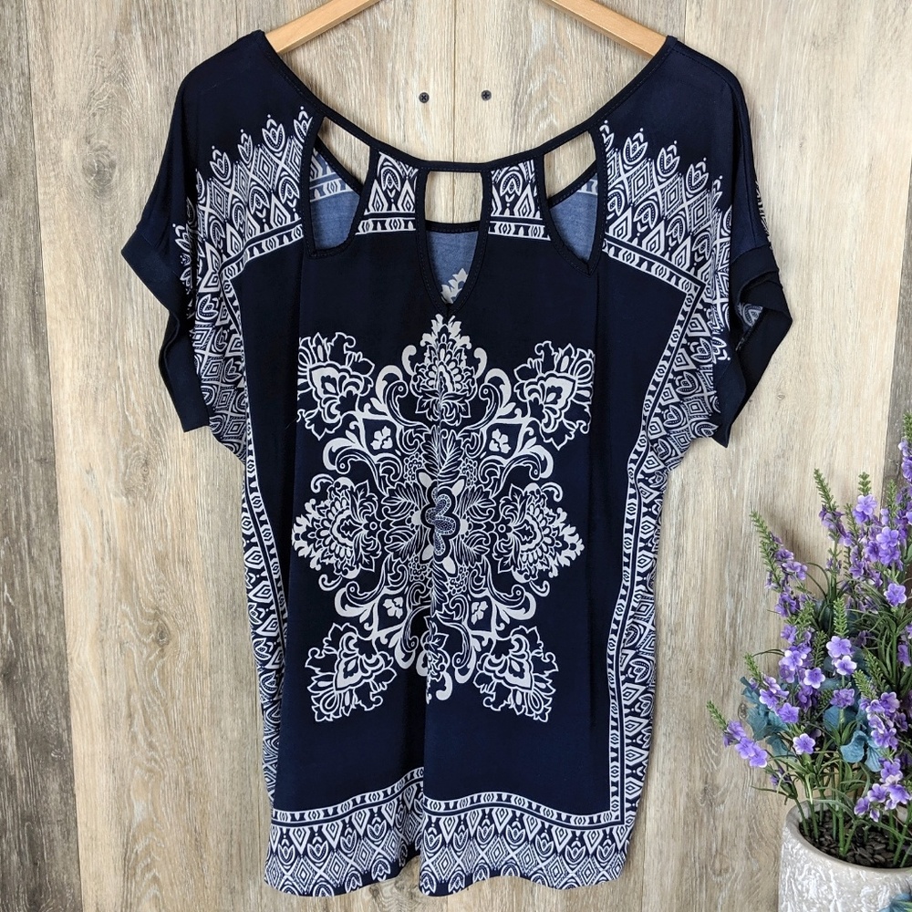 Lavish Plus Blue Bandanna Print Shirt 2X - Picture 3 of 5